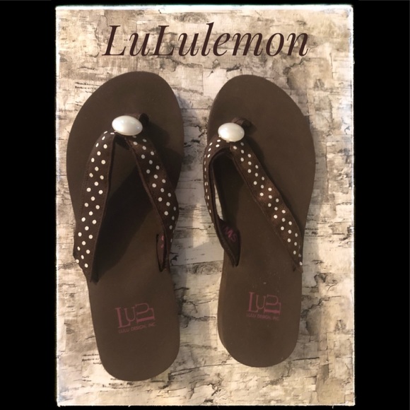 lululemon flip flops
